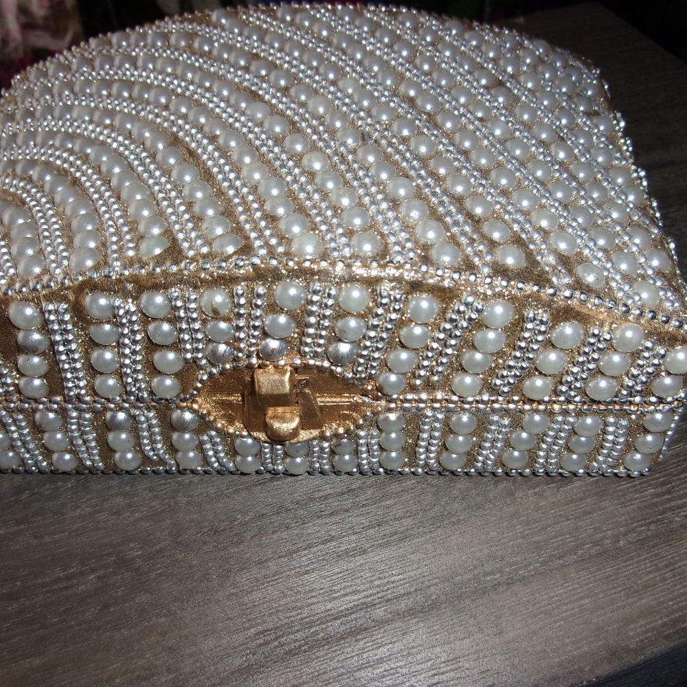 Faux pearl jewelry case